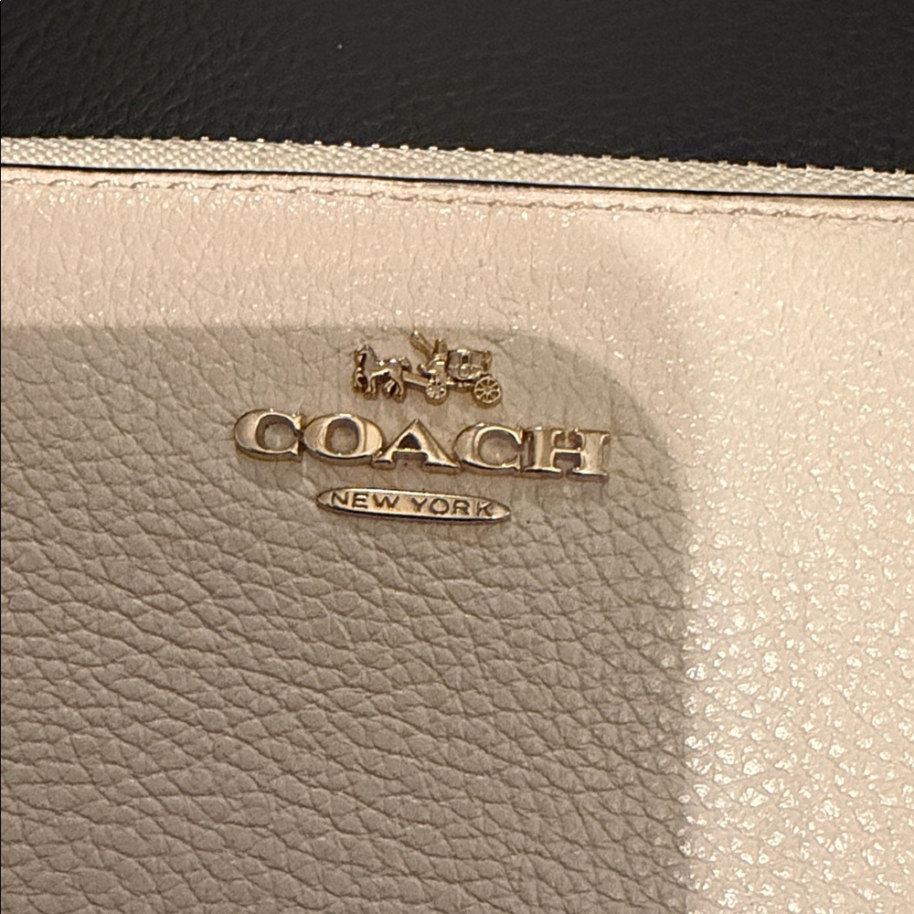 Coach Zip-Around Pebble Leather Wallet in Cream - Picture 3 of 7